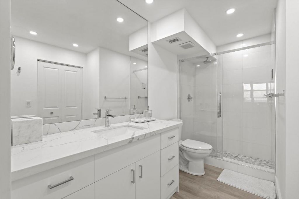 5440 N Ocean Drive, Unit 306, Singer Island, FL 33404 Photo