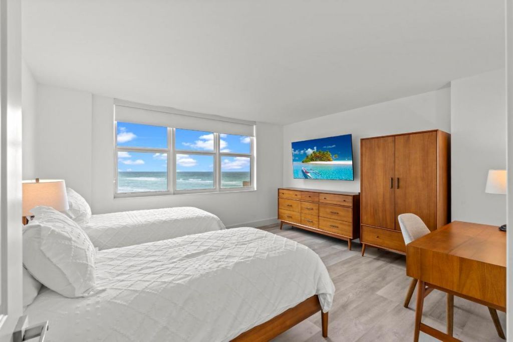 5440 N Ocean Drive, Unit 306, Singer Island, FL 33404 Photo