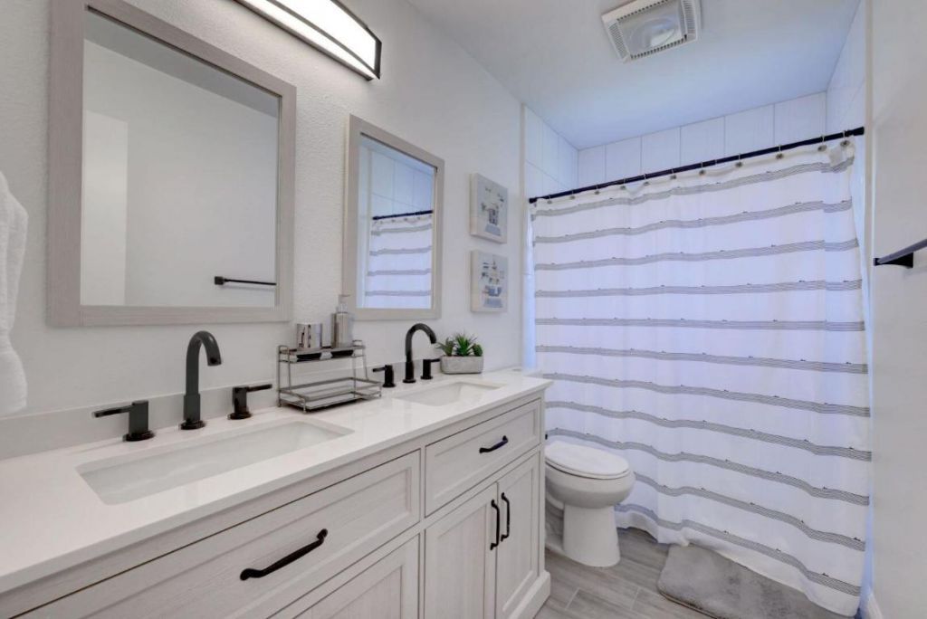 543 SE Greenway Terrace, Port Saint Lucie, FL 34983 Photo