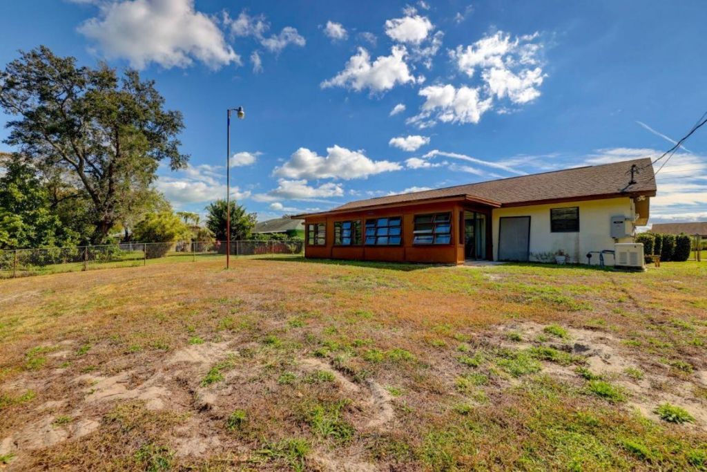 543 SE Greenway Terrace, Port Saint Lucie, FL 34983 Photo