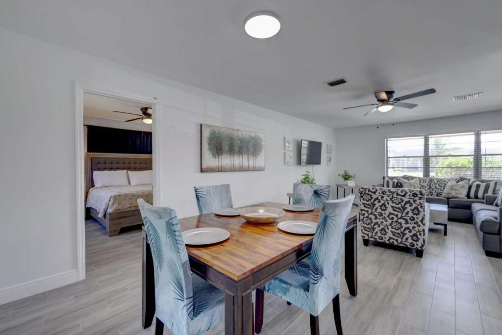 543 SE Greenway Terrace, Port Saint Lucie, FL 34983 Photo