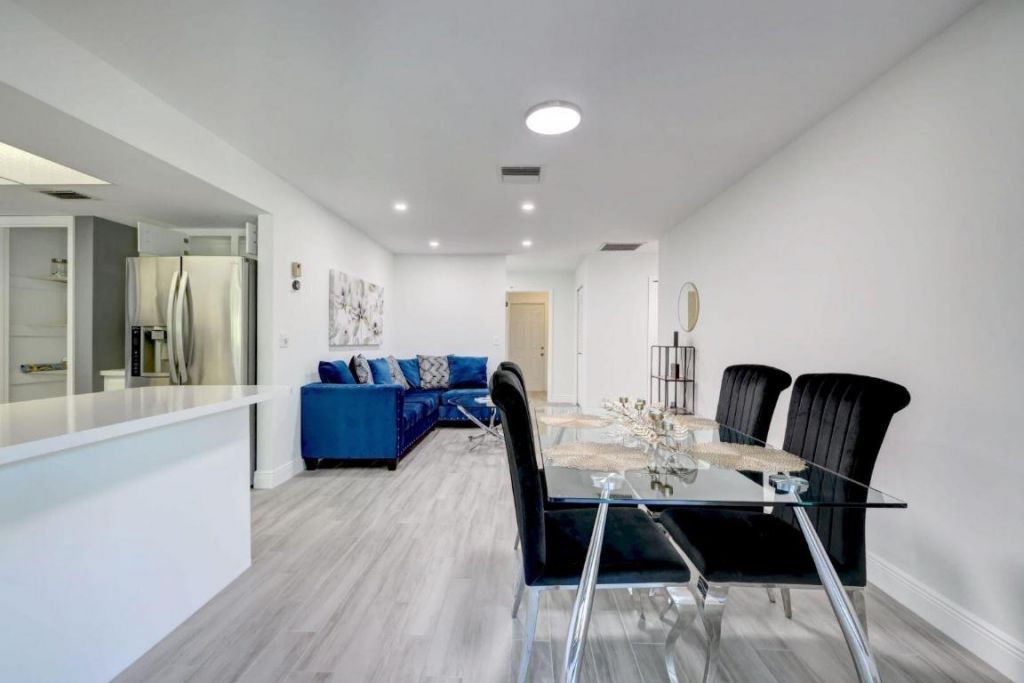 543 SE Greenway Terrace, Port Saint Lucie, FL 34983 Photo