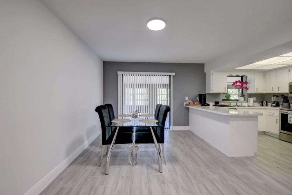 543 SE Greenway Terrace, Port Saint Lucie, FL 34983 Photo