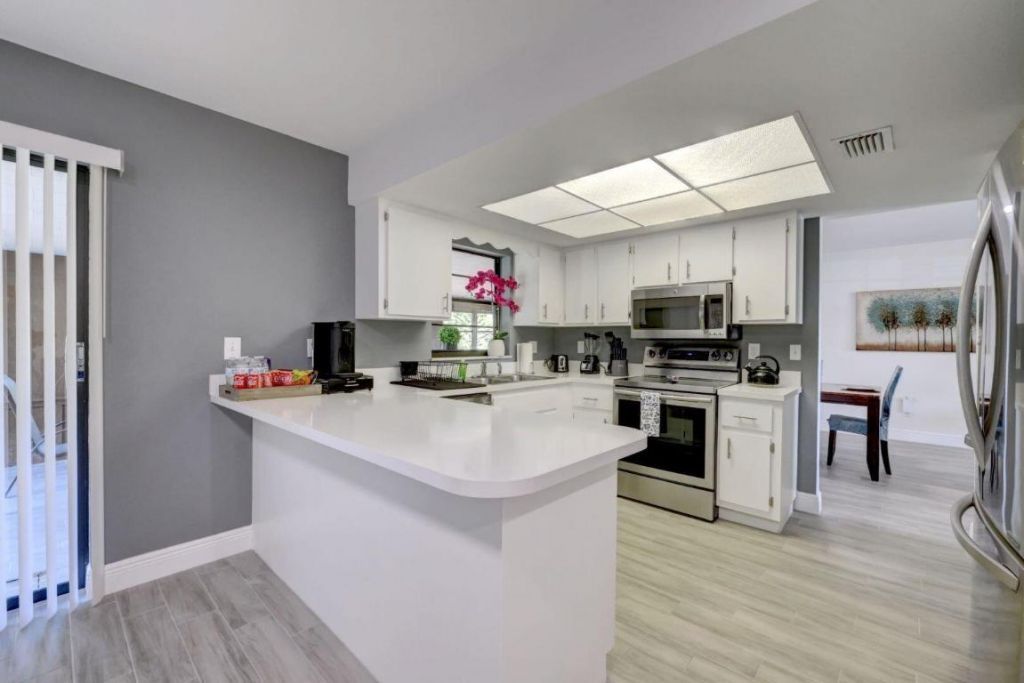 543 SE Greenway Terrace, Port Saint Lucie, FL 34983 Photo