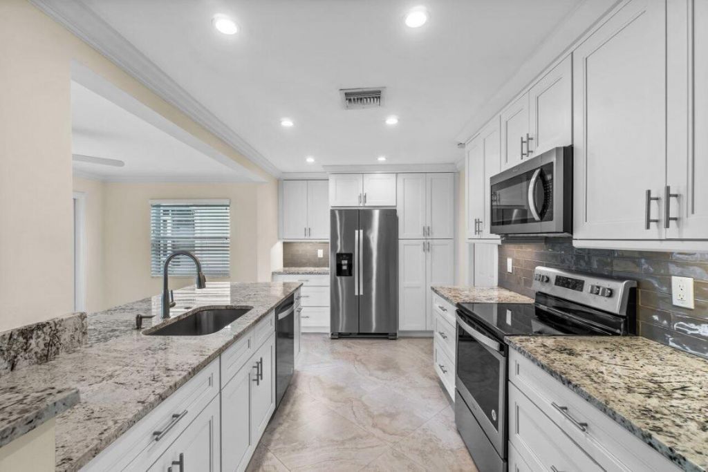 2096 SW 13th Terrace, Boynton Beach, FL 33426 Photo