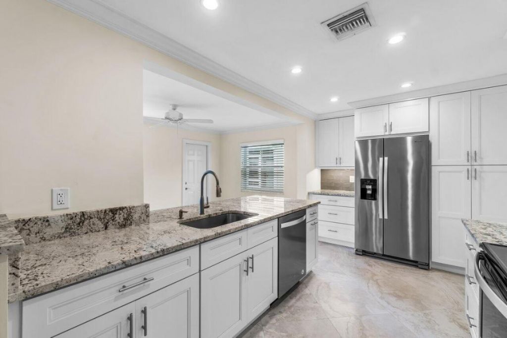 2096 SW 13th Terrace, Boynton Beach, FL 33426 Photo