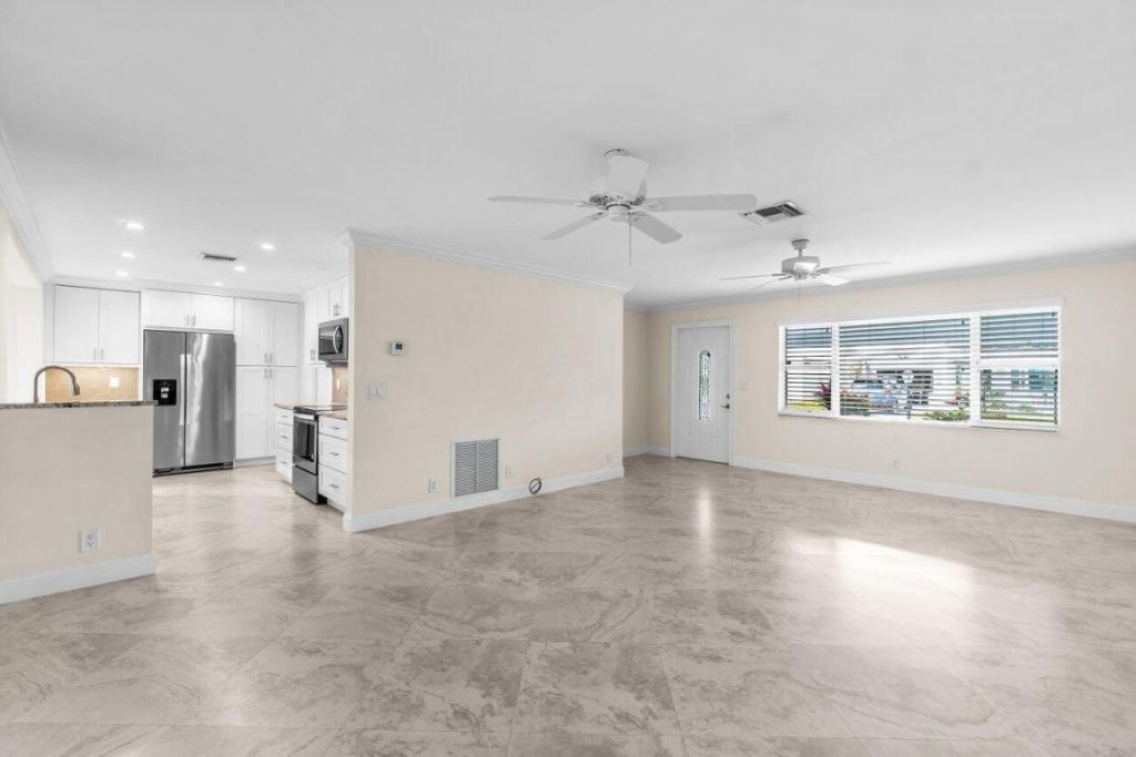 2096 SW 13th Terrace, Boynton Beach, FL 33426 Photo