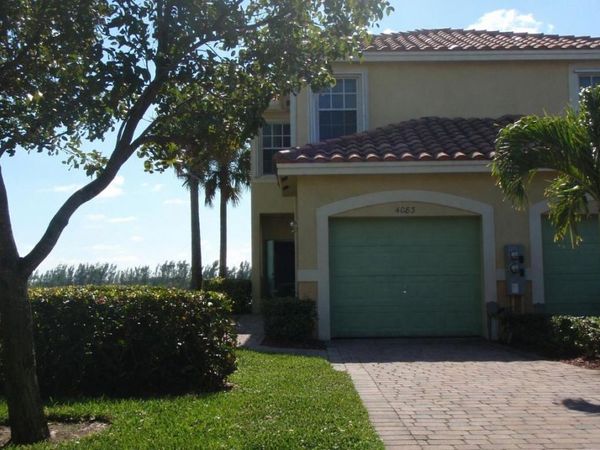 4083 Crystal Lake Drive, Unit 4083, Deerfield Beach, FL 33064