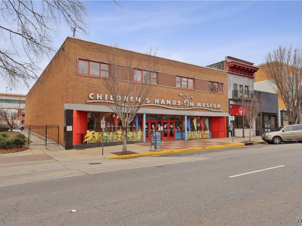 2213 UNIVERSITY Boulevard, Tuscaloosa, AL 35401