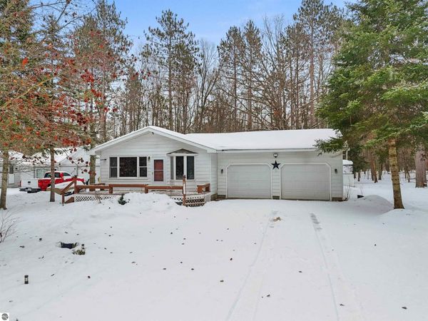 209 Linwood Drive, Prudenville, MI 48651