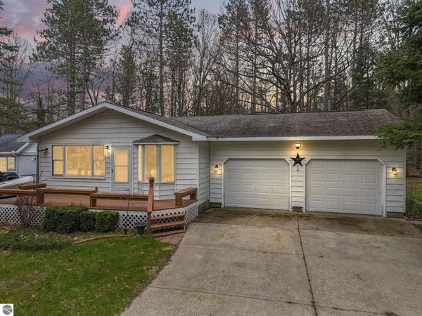 209 Linwood Drive, Prudenville, MI 48651