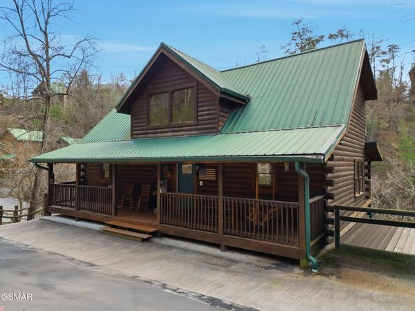 620 Chickasaw Gap Way, Pigeon Forge, TN 37863