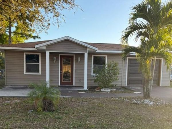 3758 Minnesota DR E, FORT MYERS, FL 33916
