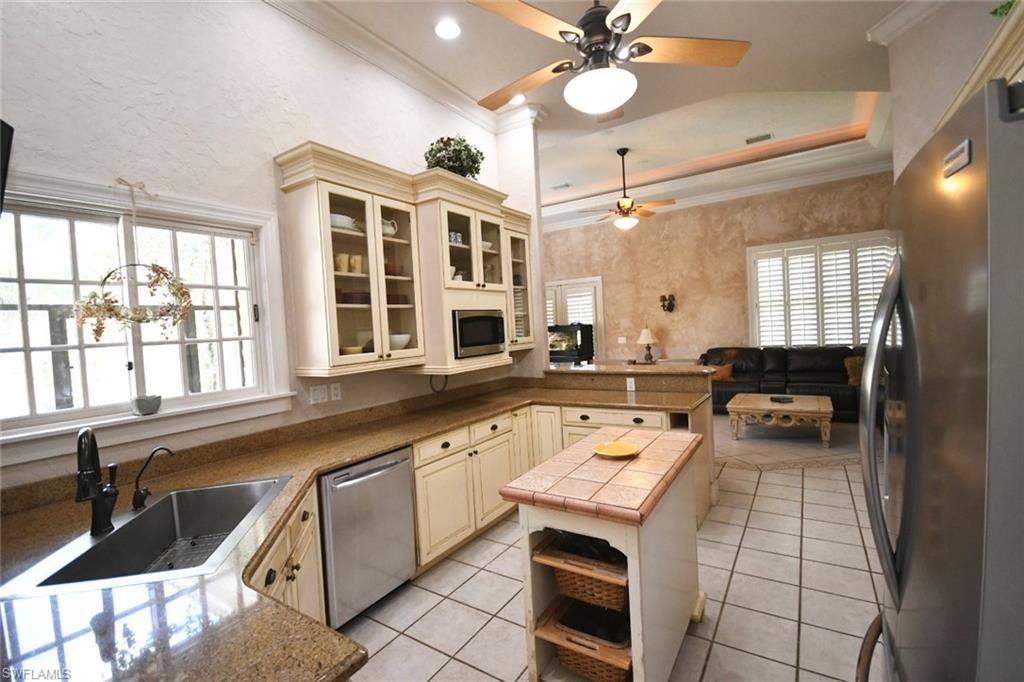 1829 Piccadilly Cir, Cape Coral, FL 33991 Photo