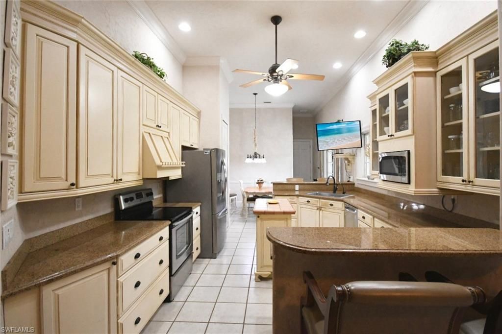 1829 Piccadilly Cir, Cape Coral, FL 33991 Photo