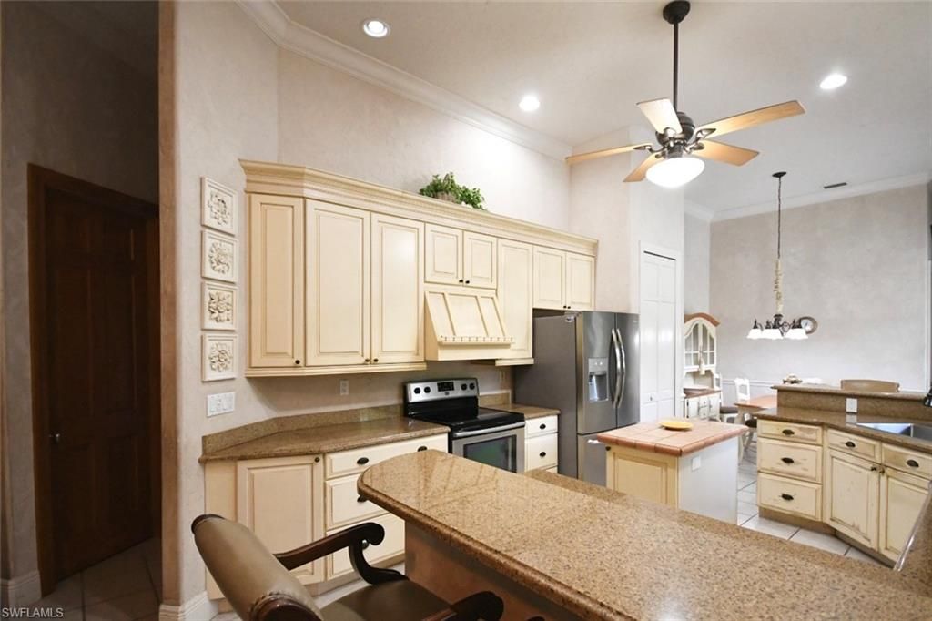 1829 Piccadilly Cir, Cape Coral, FL 33991 Photo