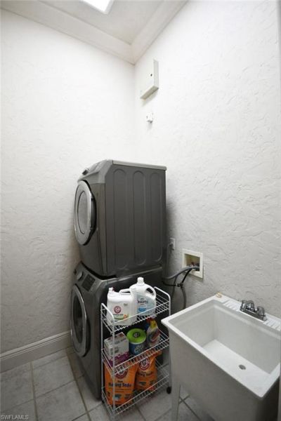 1829 Piccadilly Cir, Cape Coral, FL 33991 Photo