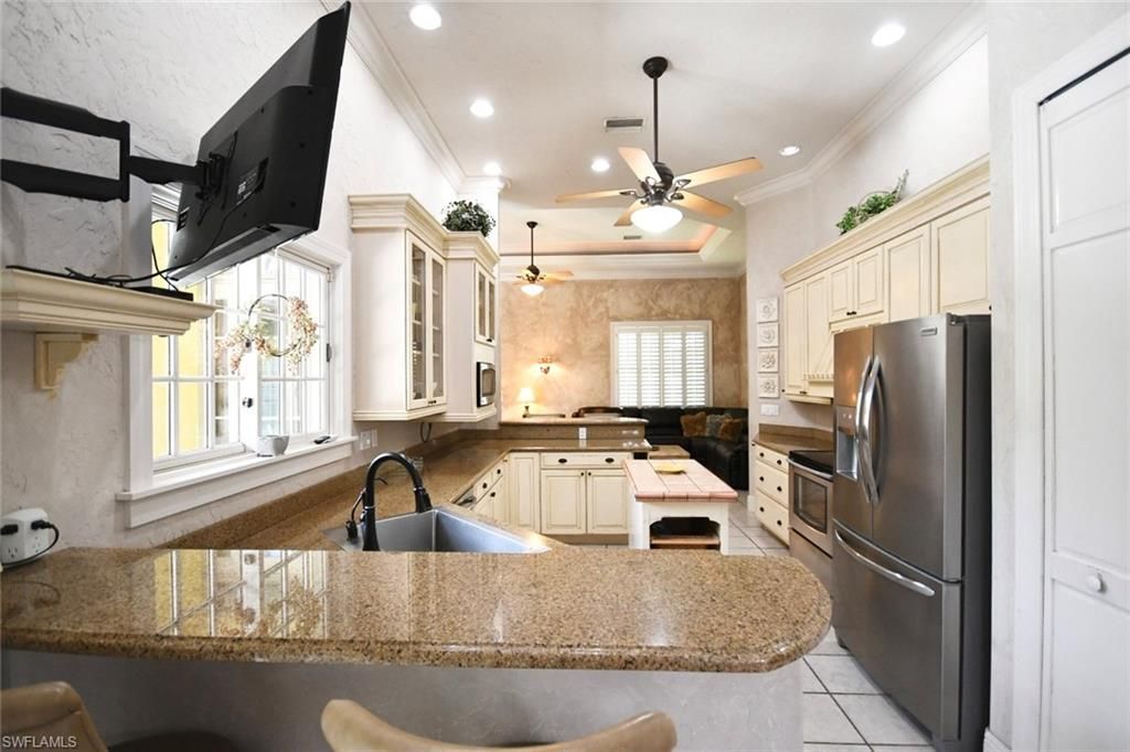 1829 Piccadilly Cir, Cape Coral, FL 33991 Photo