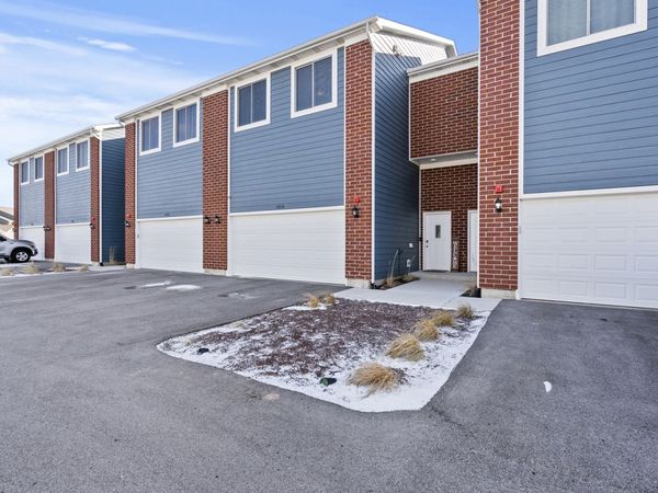 1016 Gillespie Lane, Yorkville, IL 60560