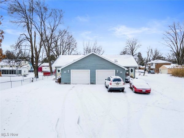 3921/3923 Huntmere Avenue, Youngstown, OH 44515