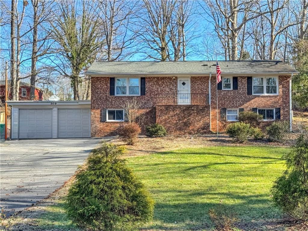 509 Valleybrook Drive, Jamestown, NC 27282 Main Photo