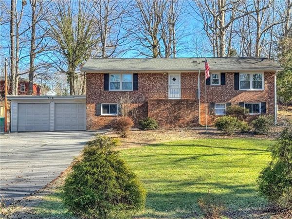 509 Valleybrook Drive, Jamestown, NC 27282