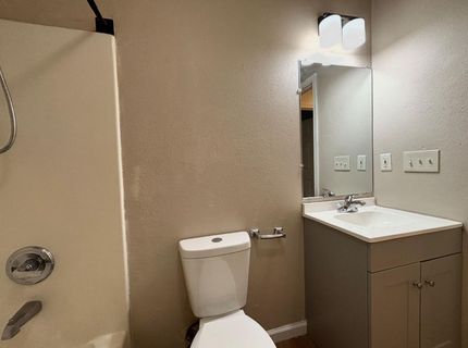 9566 Emerald Park Dr, Elk Grove, CA 95624 Photo