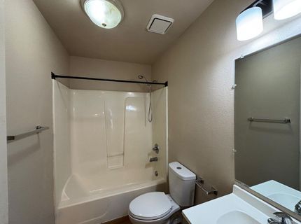 9566 Emerald Park Dr, Elk Grove, CA 95624 Photo