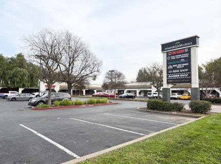 9566 Emerald Park Dr, Elk Grove, CA 95624 Photo