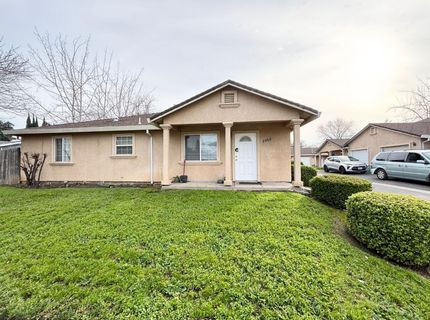 9566 Emerald Park Dr, Elk Grove, CA 95624 Photo