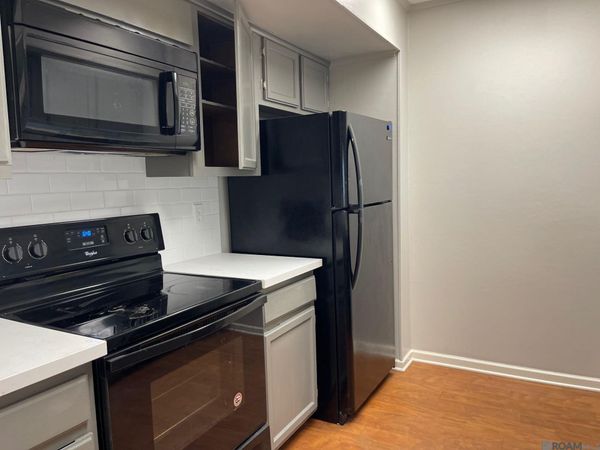 2122 Stonehenge Dr, Baton Rouge, LA 70820