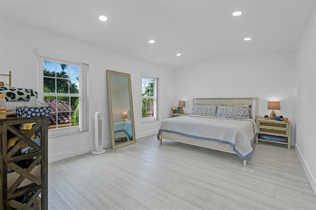 1105 Lake Shore Dr, Unit 202, Lake Park, FL 33403 Photo