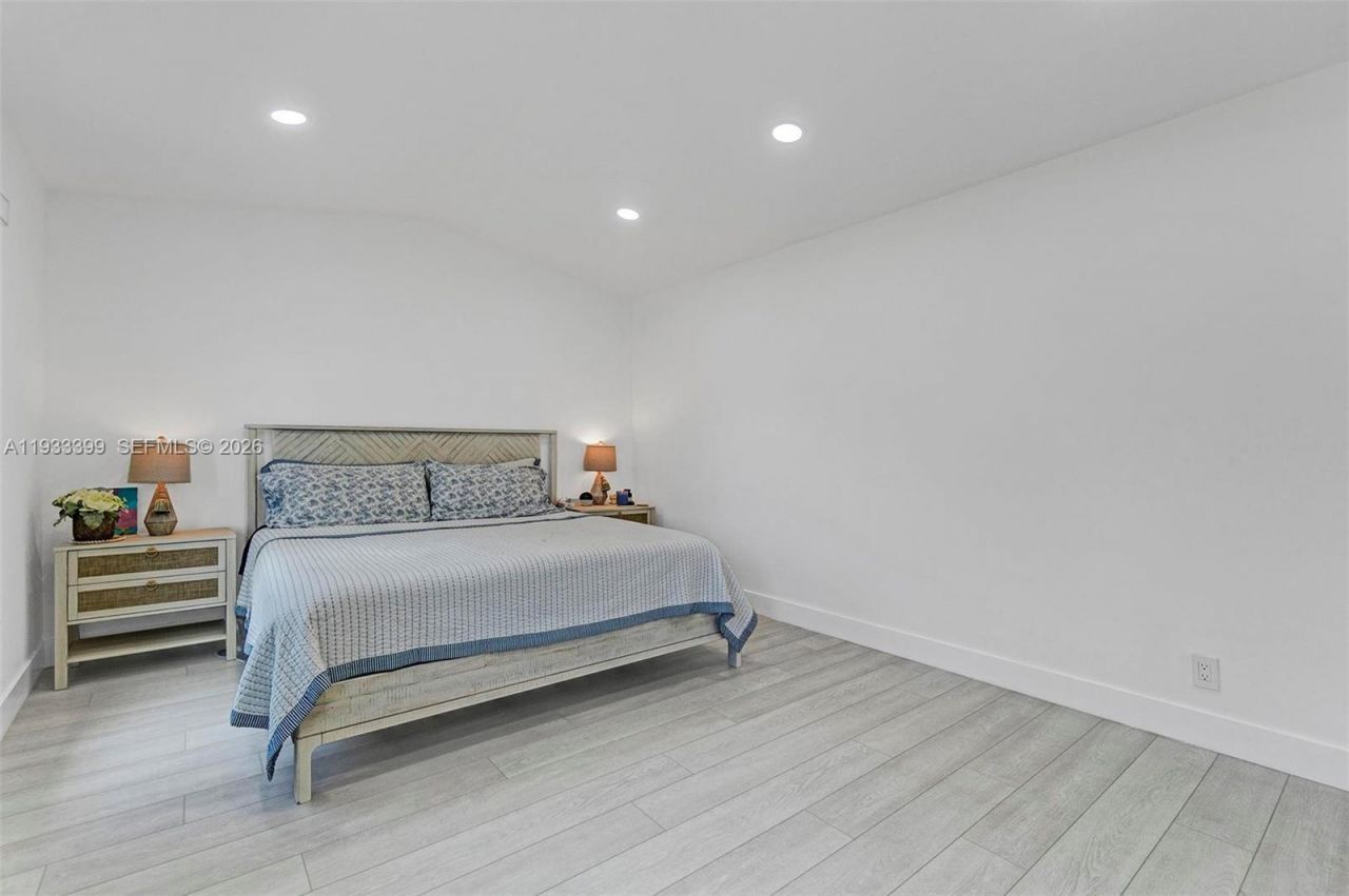 1105 Lake Shore Dr, Unit 202, Lake Park, FL 33403 Photo