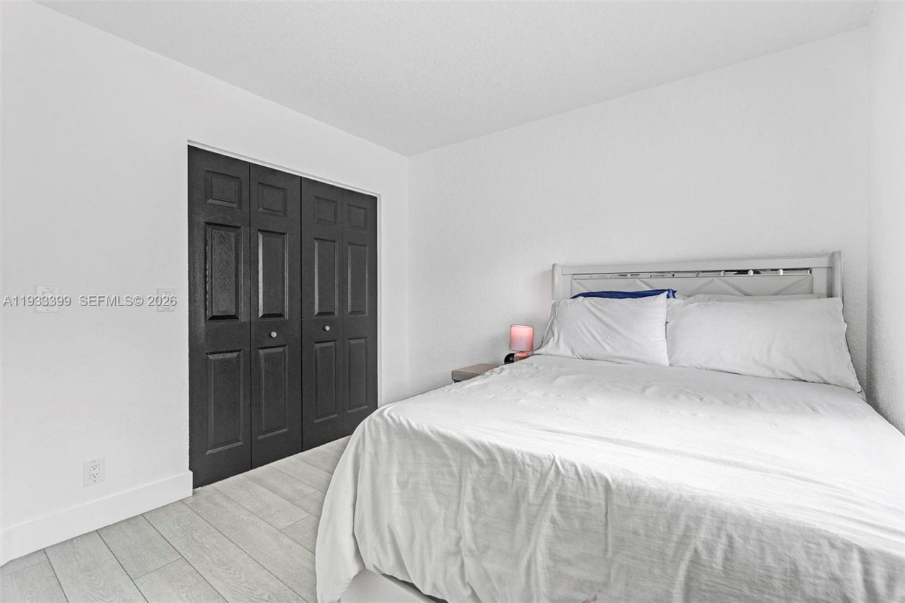 1105 Lake Shore Dr, Unit 202, Lake Park, FL 33403 Photo