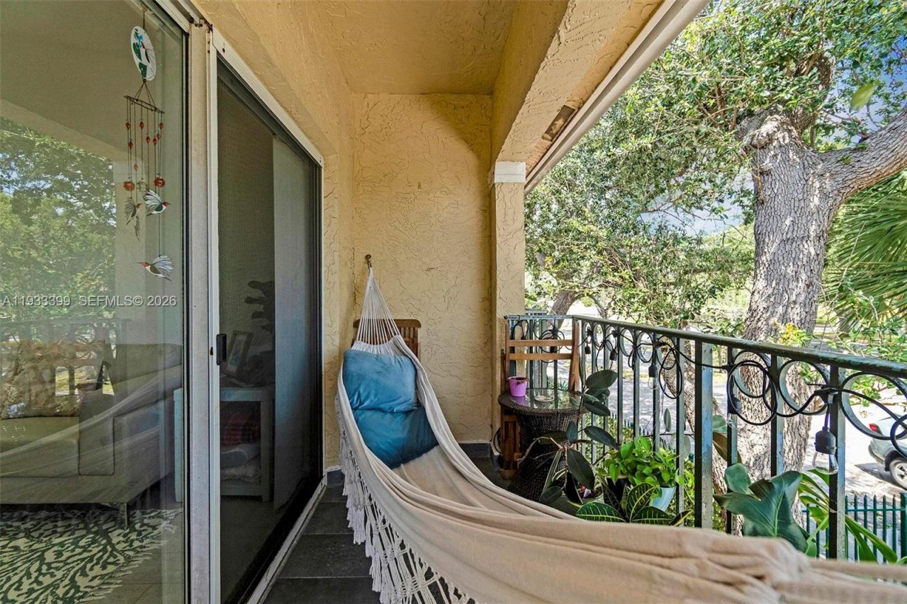 1105 Lake Shore Dr, Unit 202, Lake Park, FL 33403 Photo
