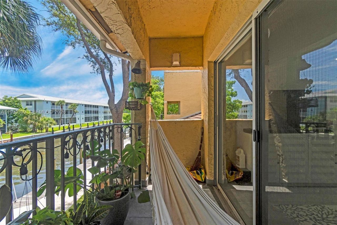 1105 Lake Shore Dr, Unit 202, Lake Park, FL 33403 Photo