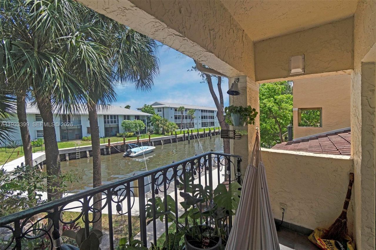 1105 Lake Shore Dr, Unit 202, Lake Park, FL 33403 Photo