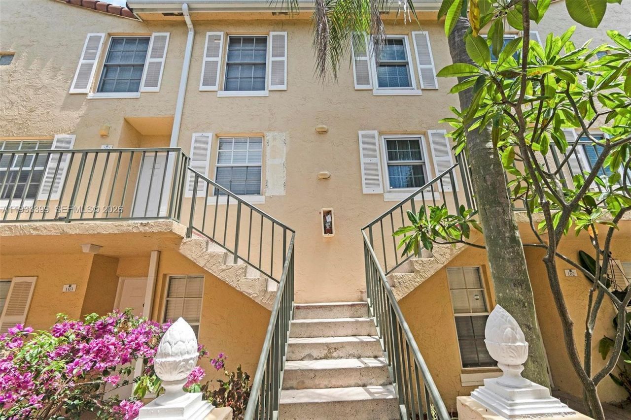 1105 Lake Shore Dr, Unit 202, Lake Park, FL 33403 Photo