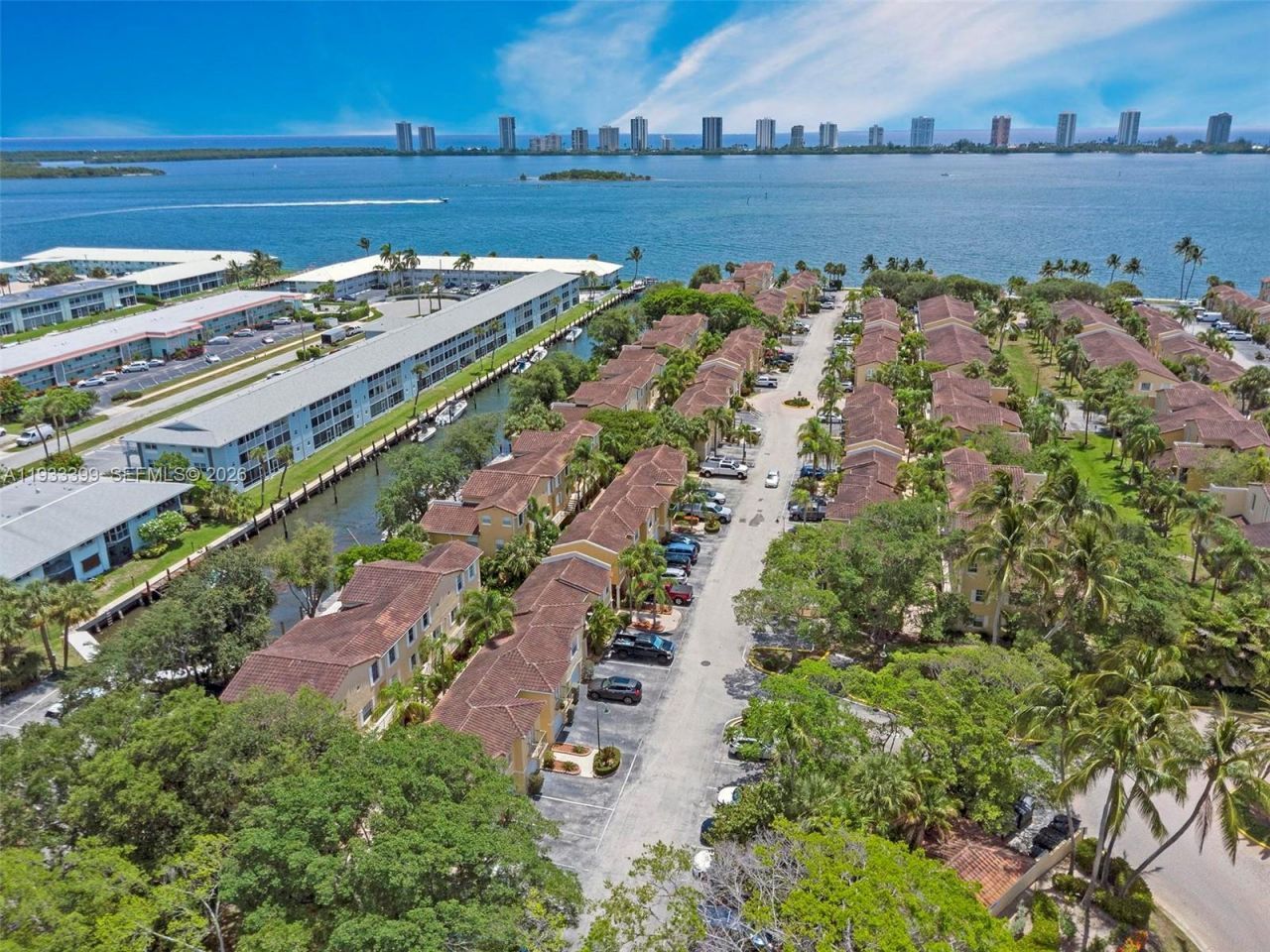 1105 Lake Shore Dr, Unit 202, Lake Park, FL 33403 Photo