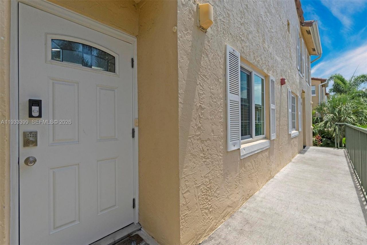1105 Lake Shore Dr, Unit 202, Lake Park, FL 33403 Photo