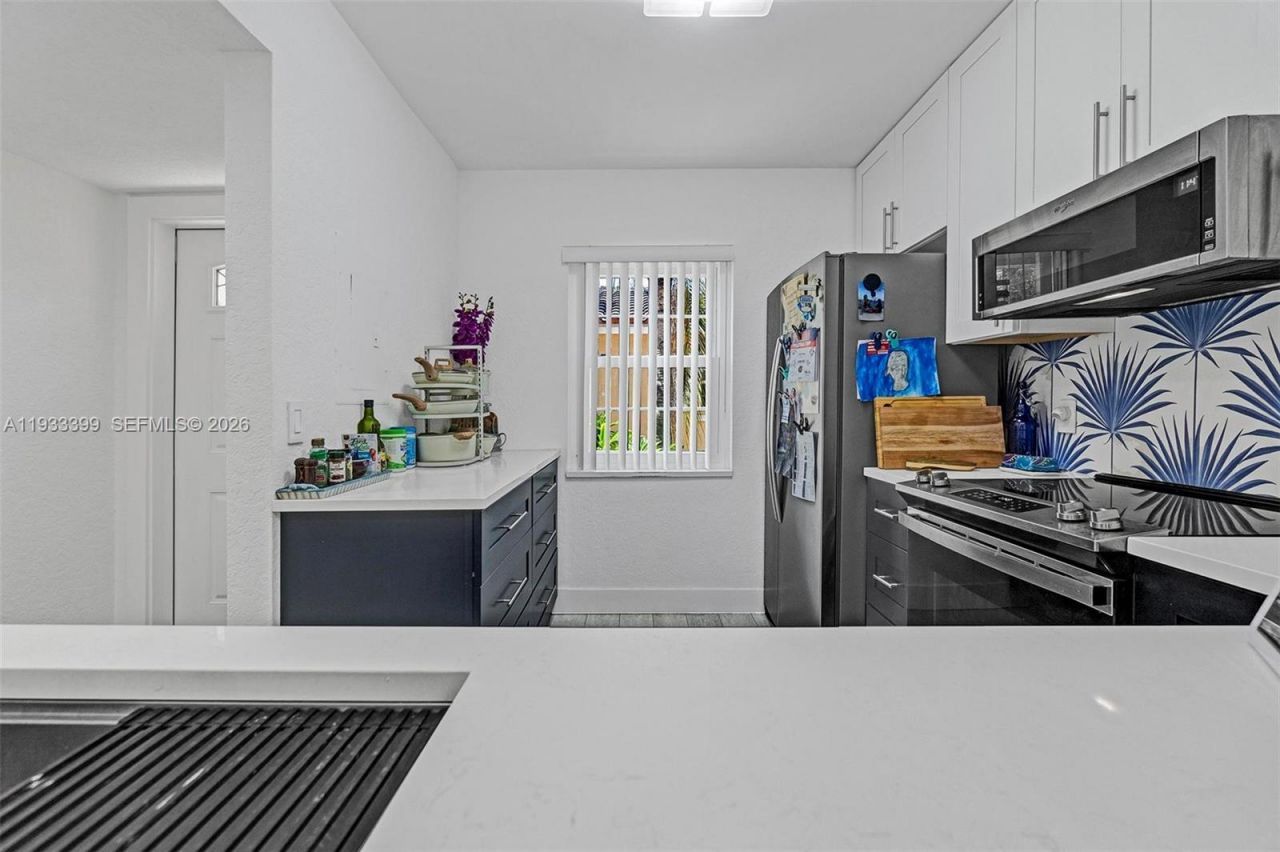 1105 Lake Shore Dr, Unit 202, Lake Park, FL 33403 Photo