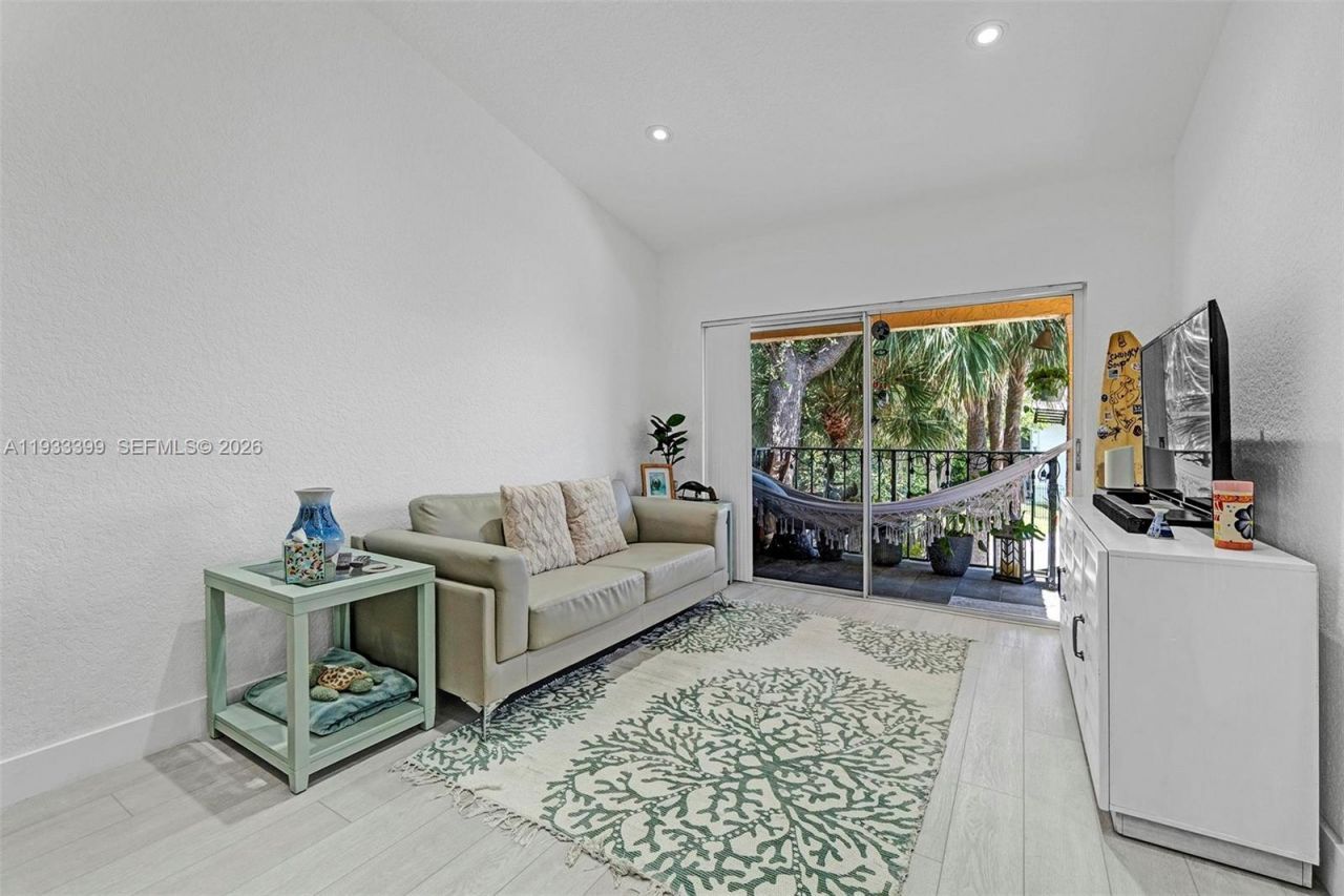 1105 Lake Shore Dr, Unit 202, Lake Park, FL 33403 Photo