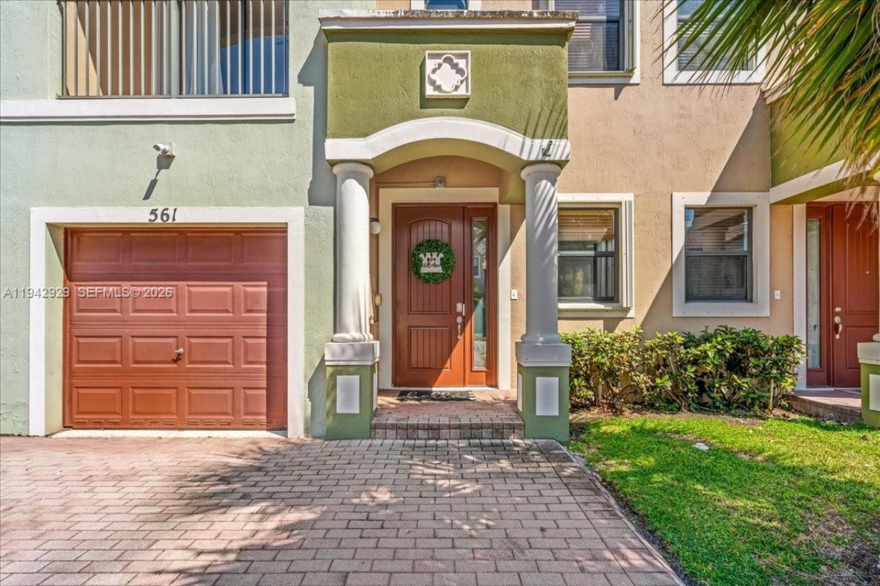 561 NE 33rd Ter, Homestead, FL 33033 Photo