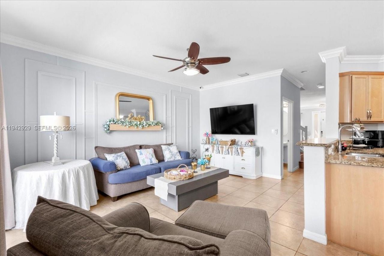 561 NE 33rd Ter, Homestead, FL 33033 Photo