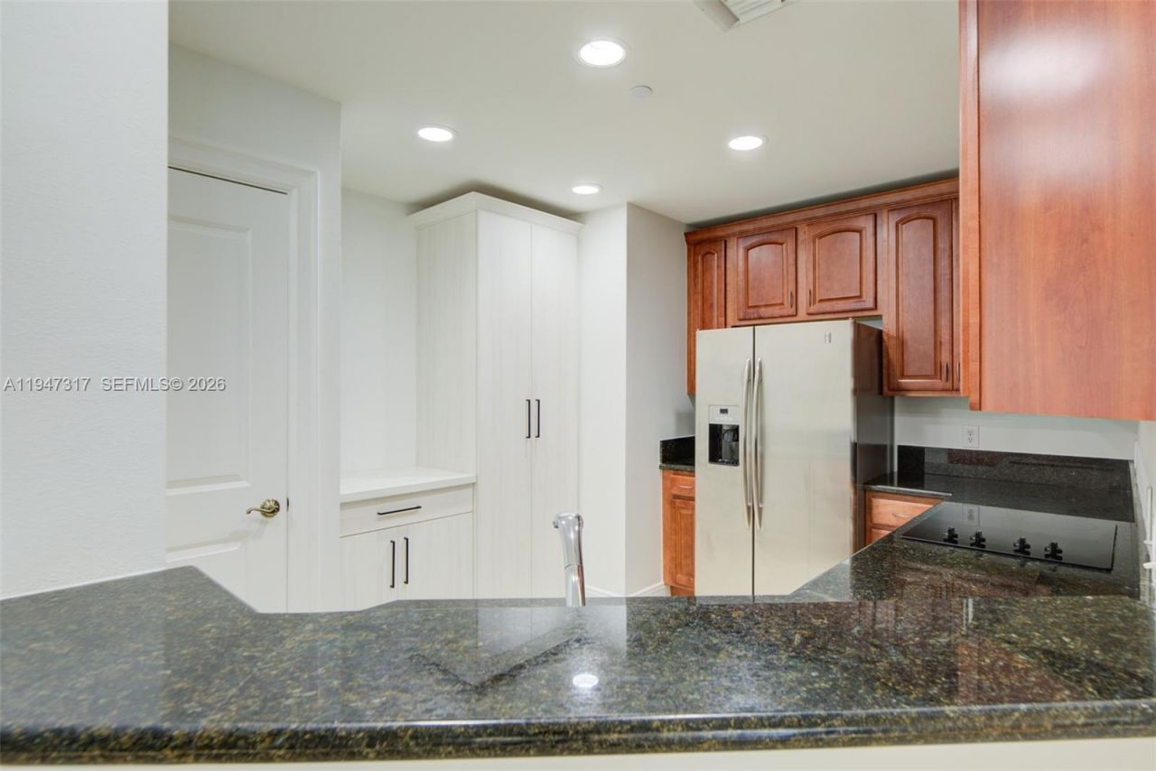 16101 Emerald Estates Dr, Unit 250, Weston, FL 33331 Photo
