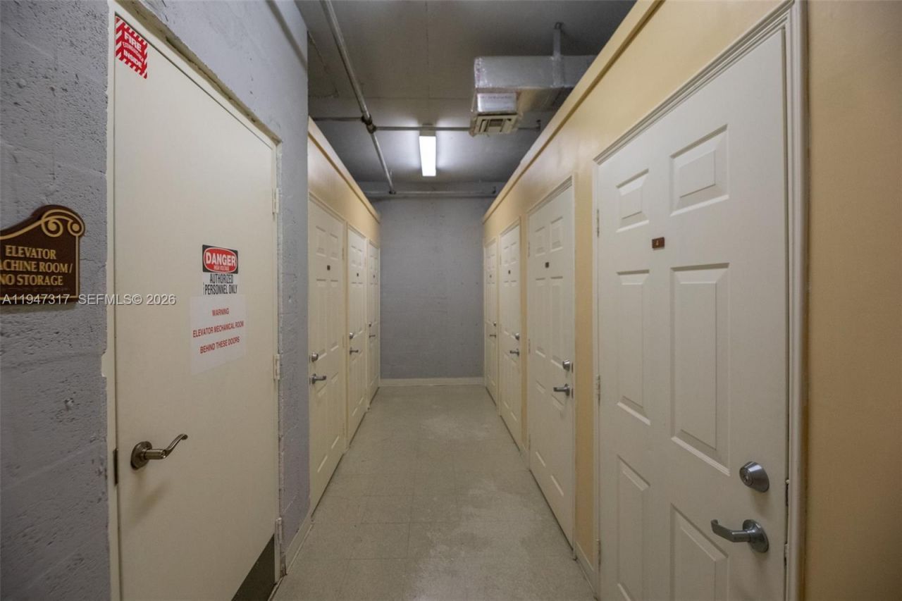 16101 Emerald Estates Dr, Unit 250, Weston, FL 33331 Photo