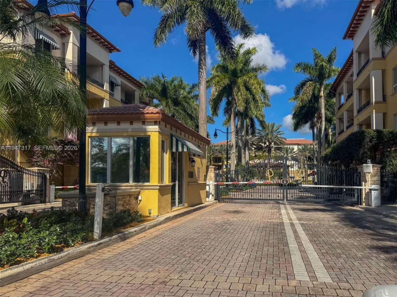 16101 Emerald Estates Dr, Unit 250, Weston, FL 33331 Photo