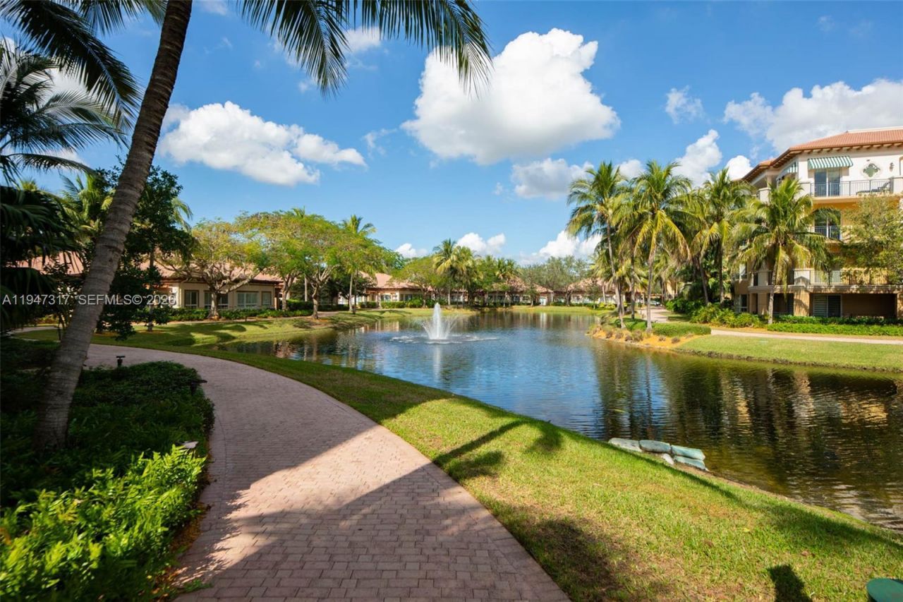 16101 Emerald Estates Dr, Unit 250, Weston, FL 33331 Photo