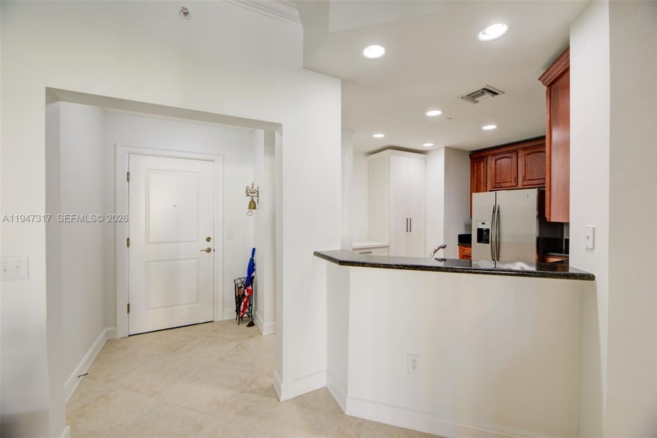 16101 Emerald Estates Dr, Unit 250, Weston, FL 33331 Photo