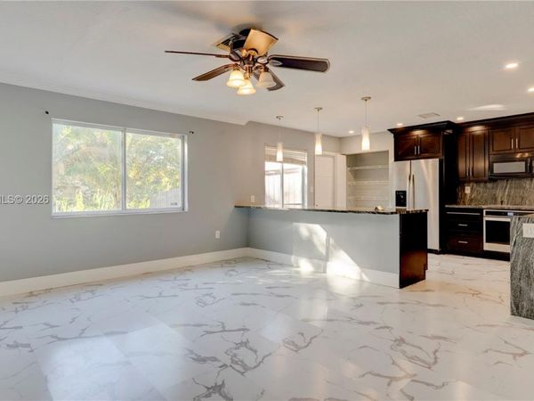 6120 NW 2nd St, Margate, FL 33063